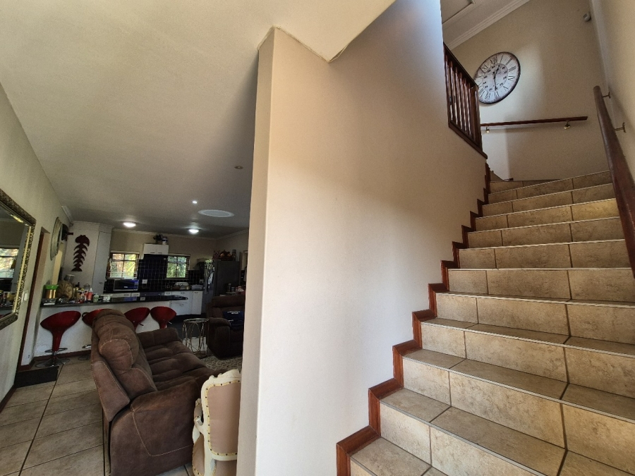 5 Bedroom Property for Sale in Schoongezicht Western Cape